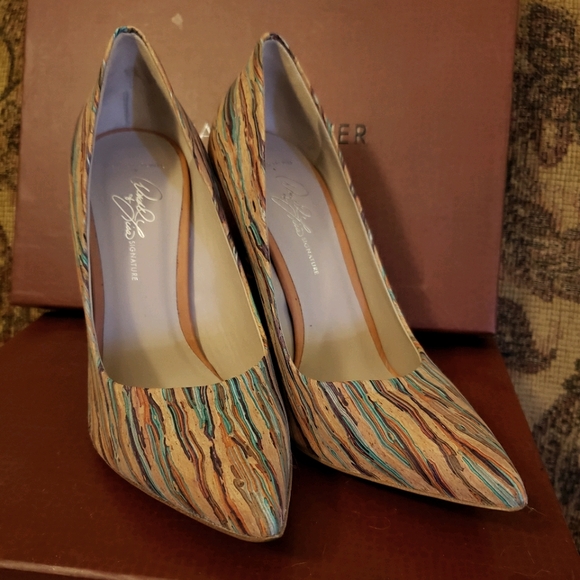 ‼️SOLD‼️⭐NWOB⭐ Donald J Pliner Artwork Cork Heel, … - Picture 2 of 6